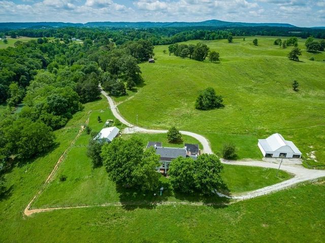 899 Messenger Rd, Sparta, TN 38583