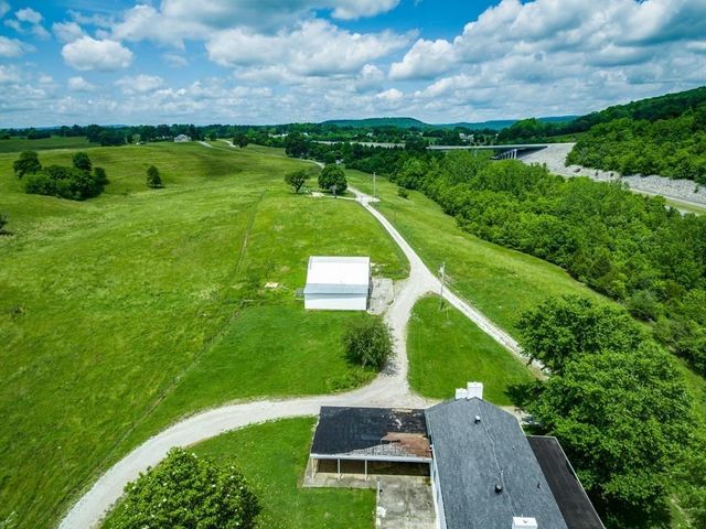 899 Messenger Rd, Sparta, TN 38583