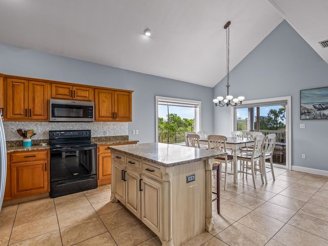 1604 Ivy Way, St George Islan, FL 32328