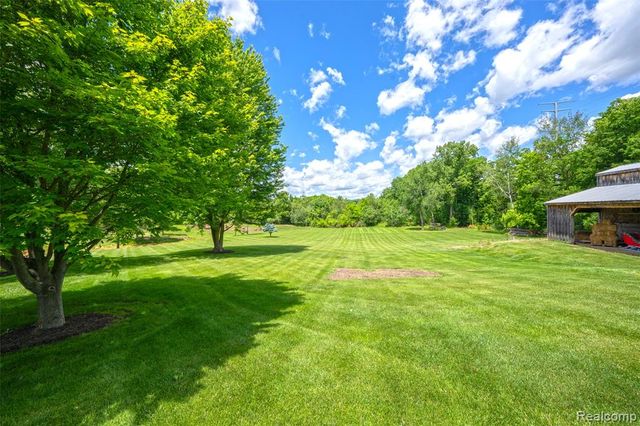 5233 Crawford Road, Dryden, MI 48428