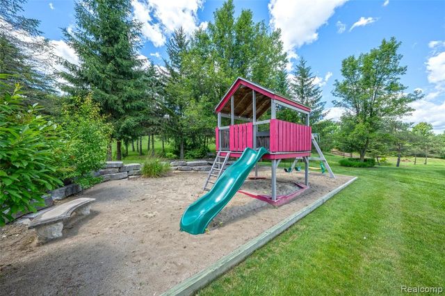 5233 Crawford Road, Dryden, MI 48428