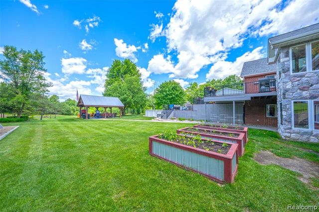 5233 Crawford Road, Dryden, MI 48428