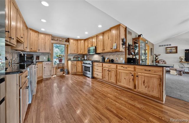 5233 Crawford Road, Dryden, MI 48428