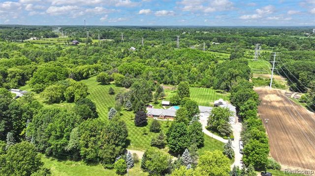 5233 Crawford Road, Dryden, MI 48428