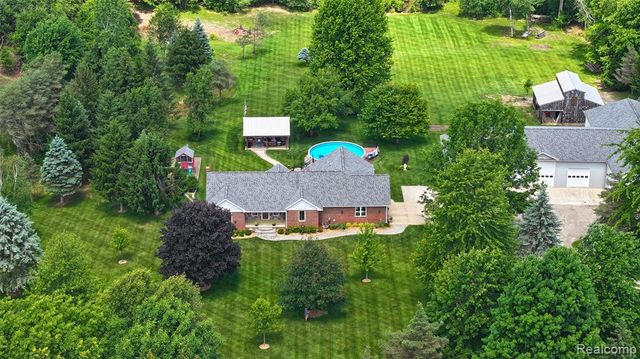 5233 Crawford Road, Dryden, MI 48428