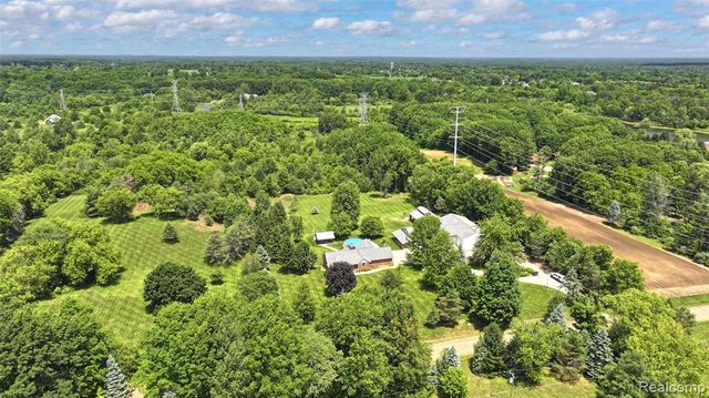 5233 Crawford Road, Dryden, MI 48428