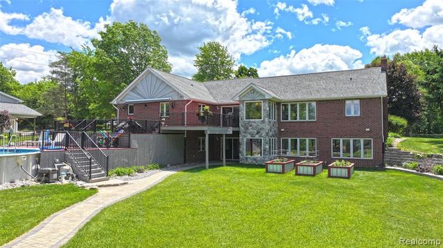 5233 Crawford Road, Dryden, MI 48428