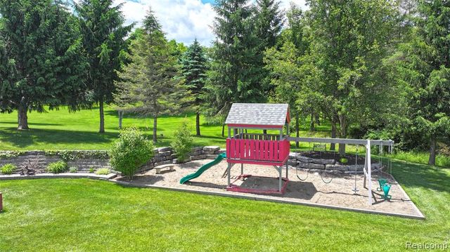 5233 Crawford Road, Dryden, MI 48428
