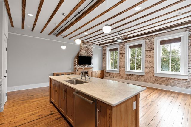 125 Meeting Street D, Charleston, SC 29401