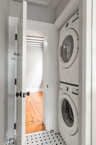 125 Meeting Street D, Charleston, SC 29401