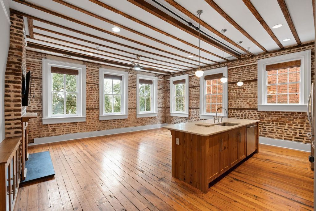 125 Meeting Street D, Charleston, SC 29401