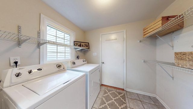 12806 FANTASIA DR, Herndon, VA 20170