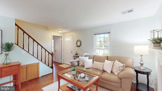 12806 FANTASIA DR, Herndon, VA 20170