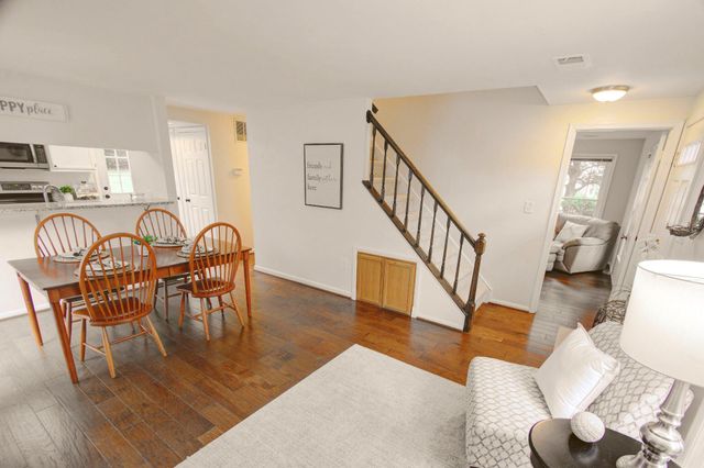 12806 FANTASIA DR, Herndon, VA 20170