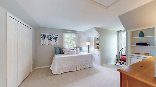 12806 FANTASIA DR, Herndon, VA 20170