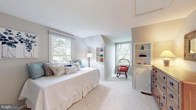 12806 FANTASIA DR, Herndon, VA 20170