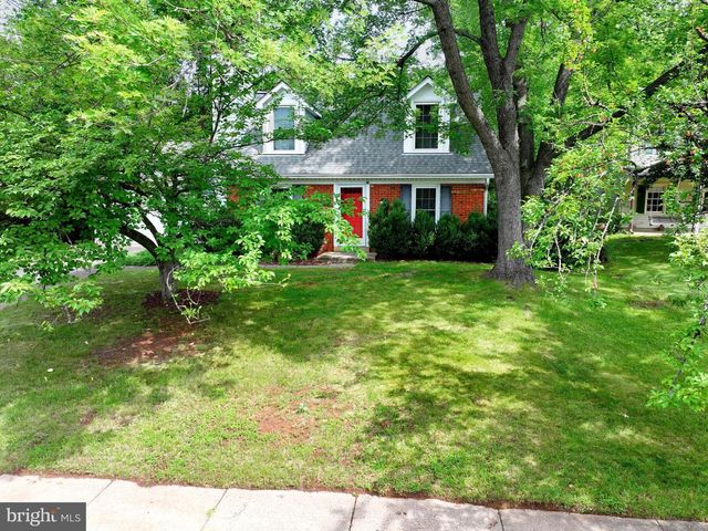 12806 FANTASIA DR, Herndon, VA 20170