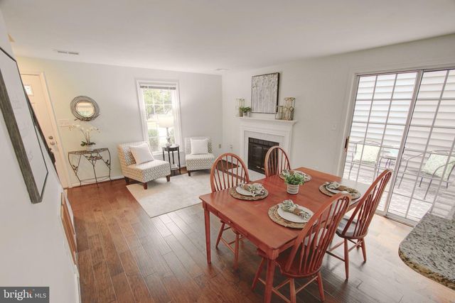12806 FANTASIA DR, Herndon, VA 20170