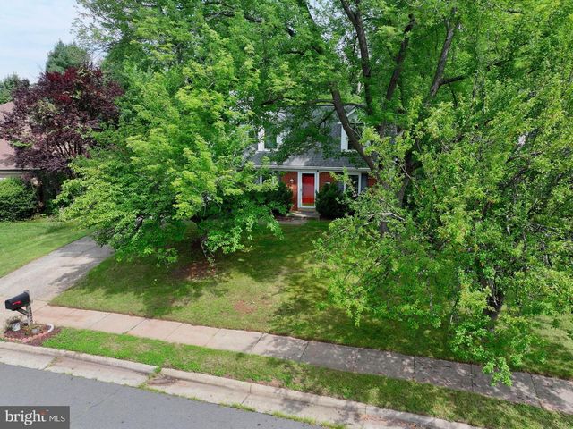 12806 FANTASIA DR, Herndon, VA 20170
