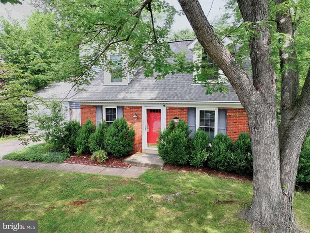 12806 FANTASIA DR, Herndon, VA 20170
