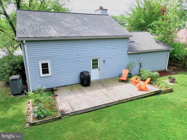 12806 FANTASIA DR, Herndon, VA 20170