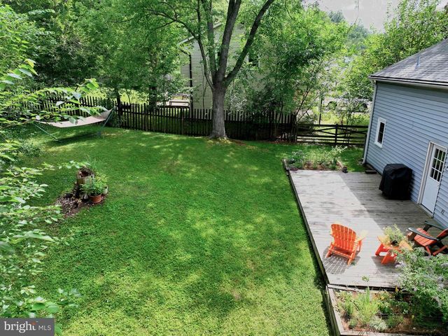 12806 FANTASIA DR, Herndon, VA 20170