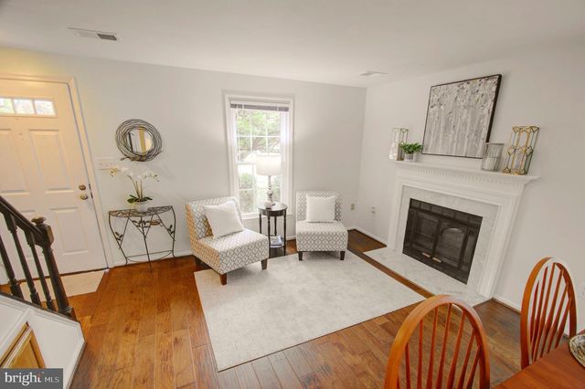 12806 FANTASIA DR, Herndon, VA 20170