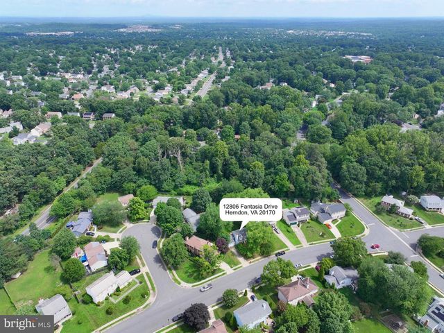 12806 FANTASIA DR, Herndon, VA 20170