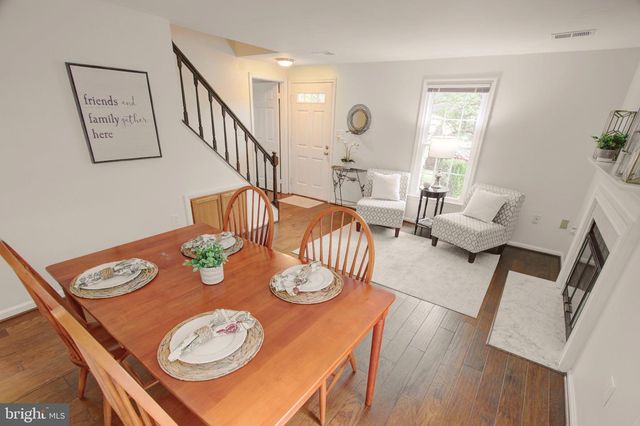 12806 FANTASIA DR, Herndon, VA 20170