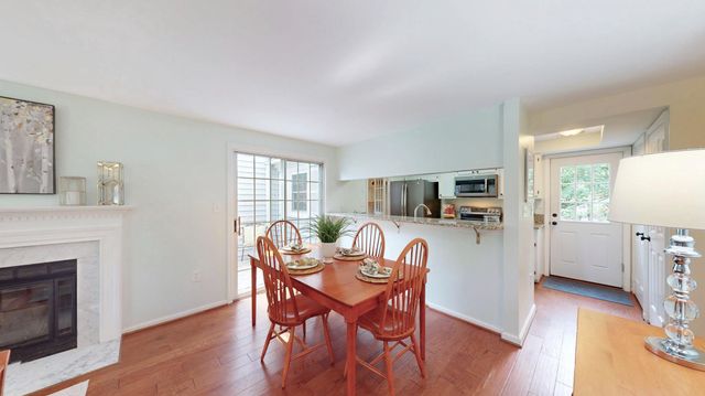 12806 FANTASIA DR, Herndon, VA 20170
