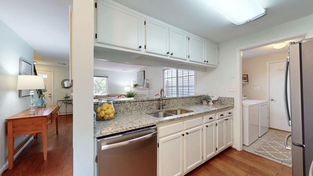 12806 FANTASIA DR, Herndon, VA 20170
