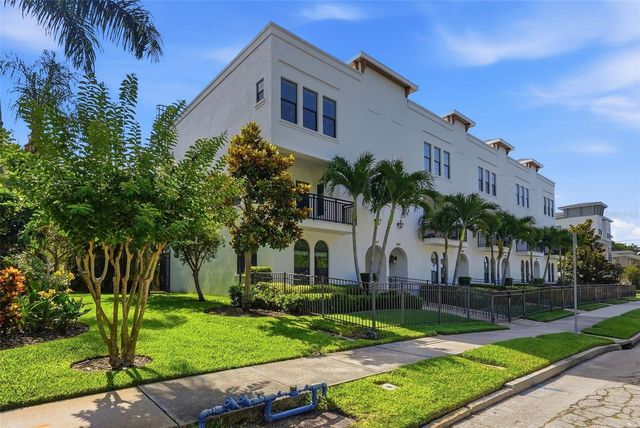 1867 5TH STREET N, St Petersburg, FL 33704
