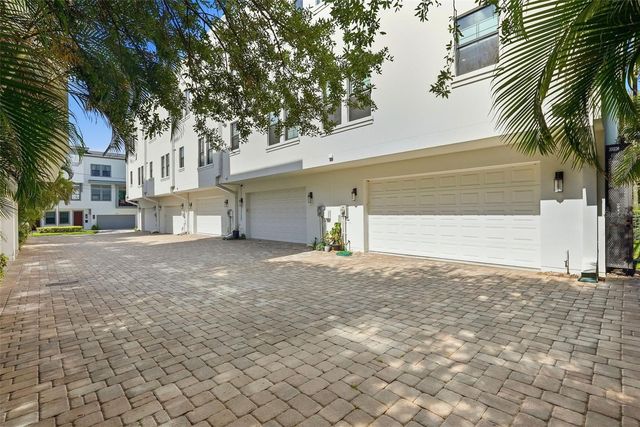 1867 5TH STREET N, St Petersburg, FL 33704