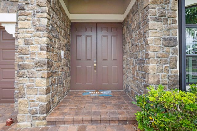 8904 Sea Chase Drive, Lake Worth, FL 33467