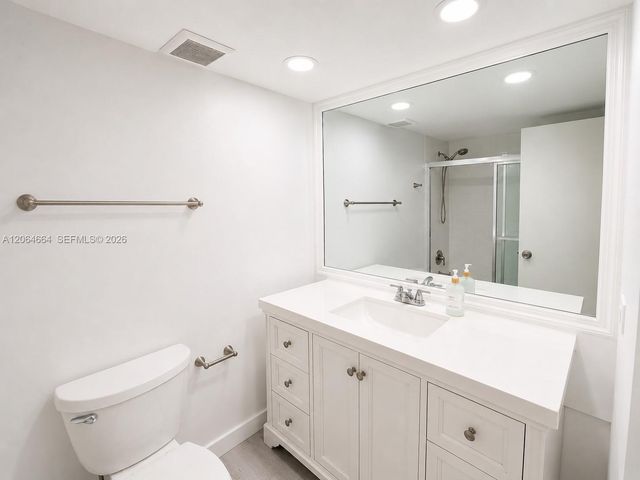 250 174th St 510, Sunny Isles Beach, FL 33160