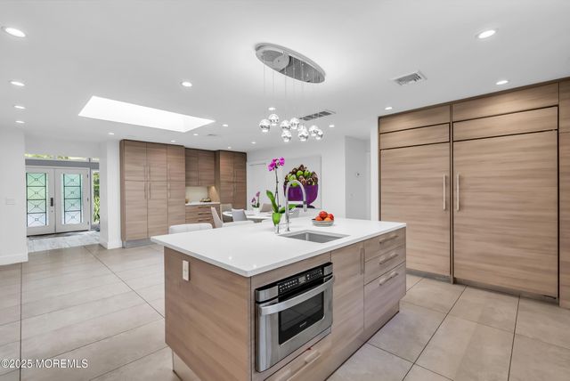 311 Park Avenue, Oakhurst, NJ 07755