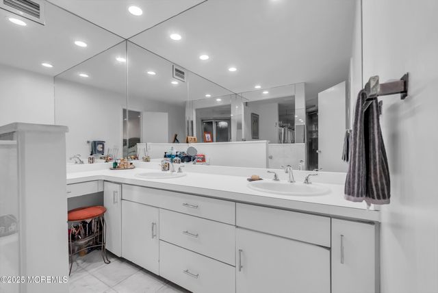 311 Park Avenue, Oakhurst, NJ 07755