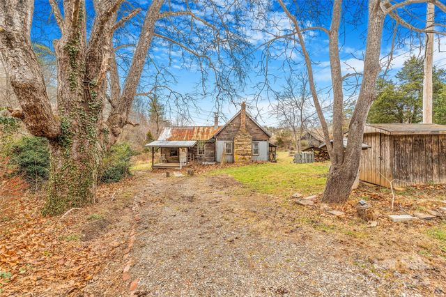 1 Mustang Drive, Leicester, NC 28748