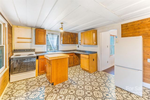 1 Mustang Drive, Leicester, NC 28748