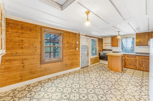 1 Mustang Drive, Leicester, NC 28748