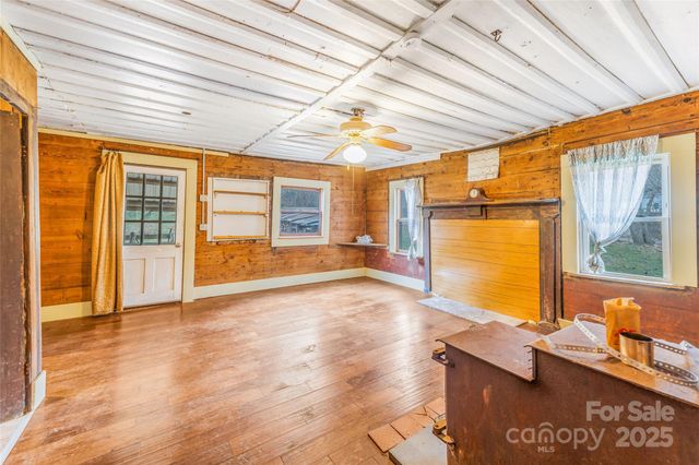 1 Mustang Drive, Leicester, NC 28748