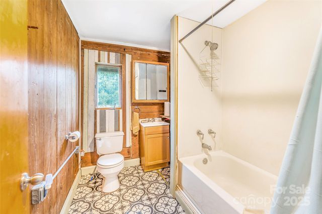 1 Mustang Drive, Leicester, NC 28748