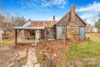 1 Mustang Drive, Leicester, NC 28748