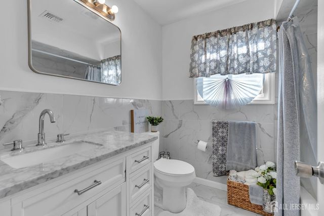 184 Route 520, Morganville, NJ 07751