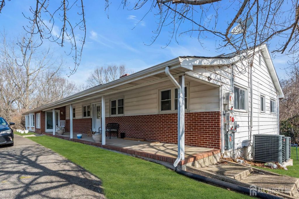 184 Route 520, Morganville, NJ 07751