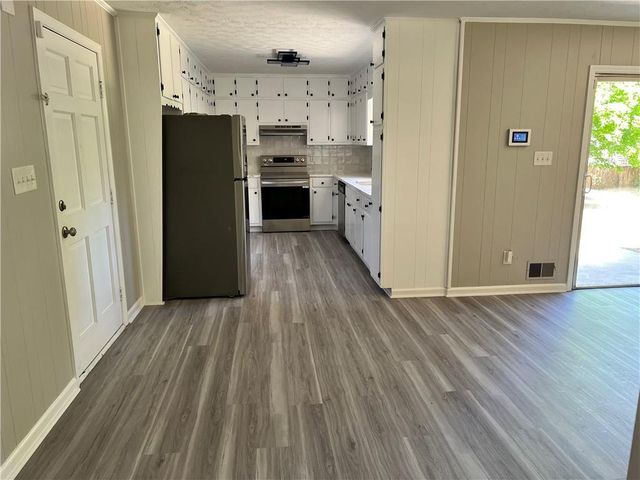 6952 W Fayetteville Road, Riverdale, GA 30296