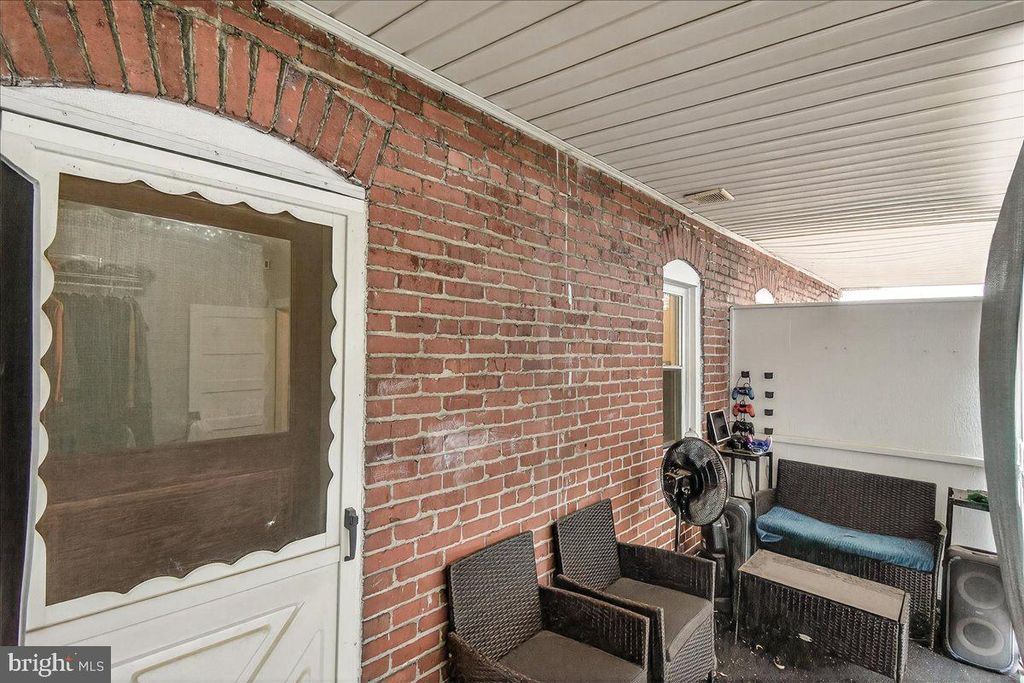 Image 13 of property listing at 907 W WASHINGTON ST W, Hagerstown, MD 21740