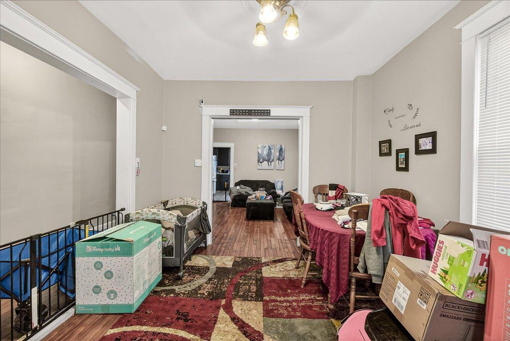 Image 6 of property listing at 907 W WASHINGTON ST W, Hagerstown, MD 21740