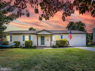 1360 GRANDVIEW RD, Hanover, PA 17331