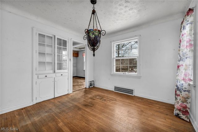 9704 S Highland Avenue, Garfield Heights, OH 44125